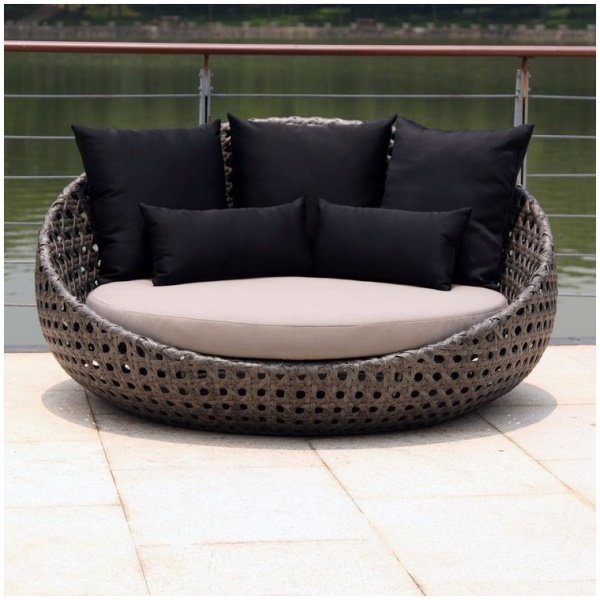Outdoor rattan bed